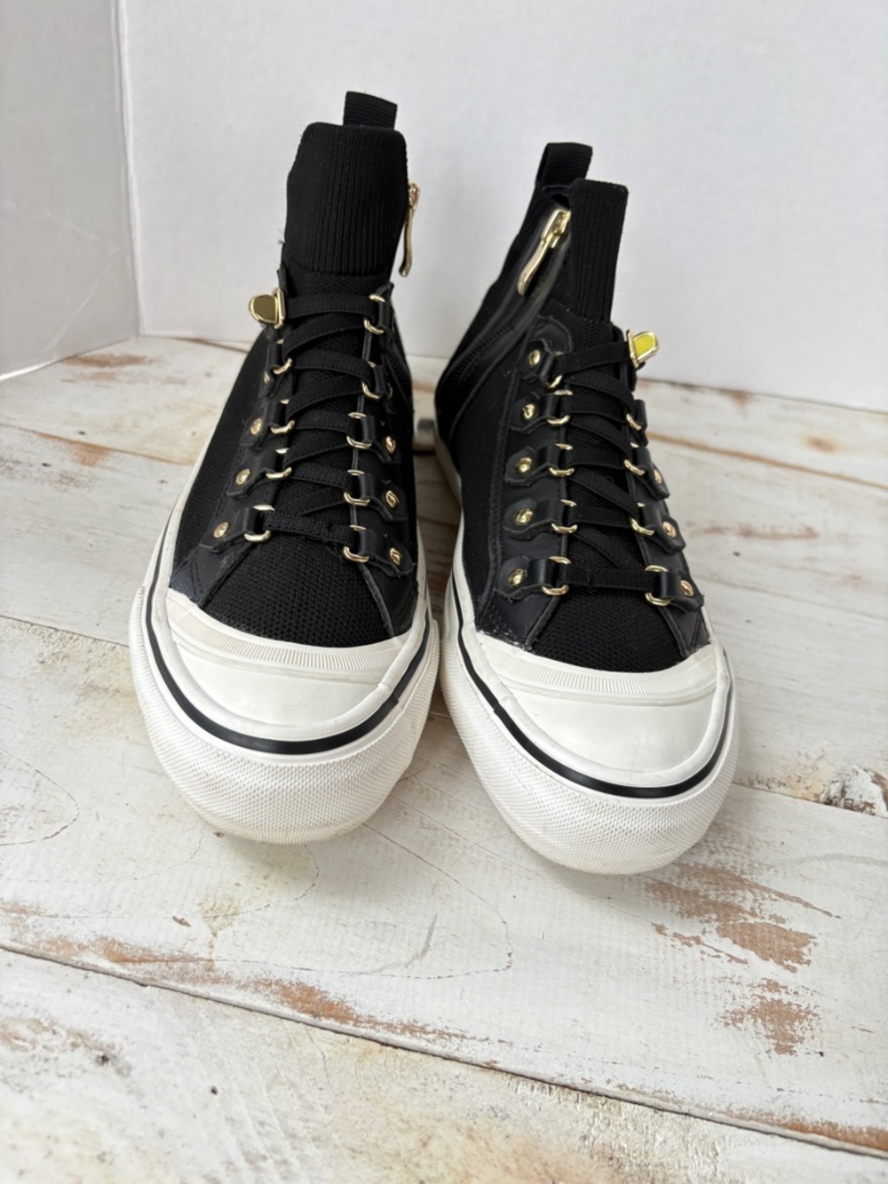 DKNY Sheila lace up sneakers urban chic streetwear black white shoes sz 7.5 EUC - Picture 3 of 15
